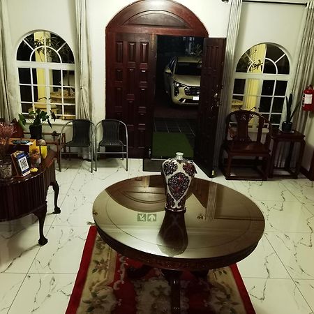 Lotus Guest House ヨハネスブルグ エクステリア 写真