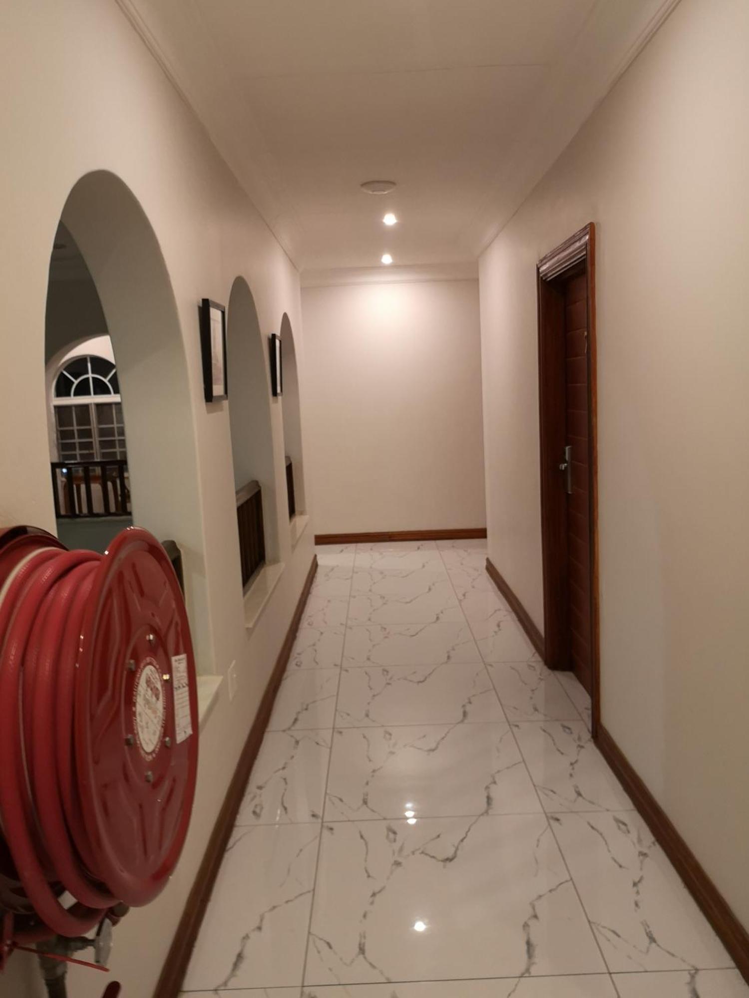 Lotus Guest House ヨハネスブルグ エクステリア 写真