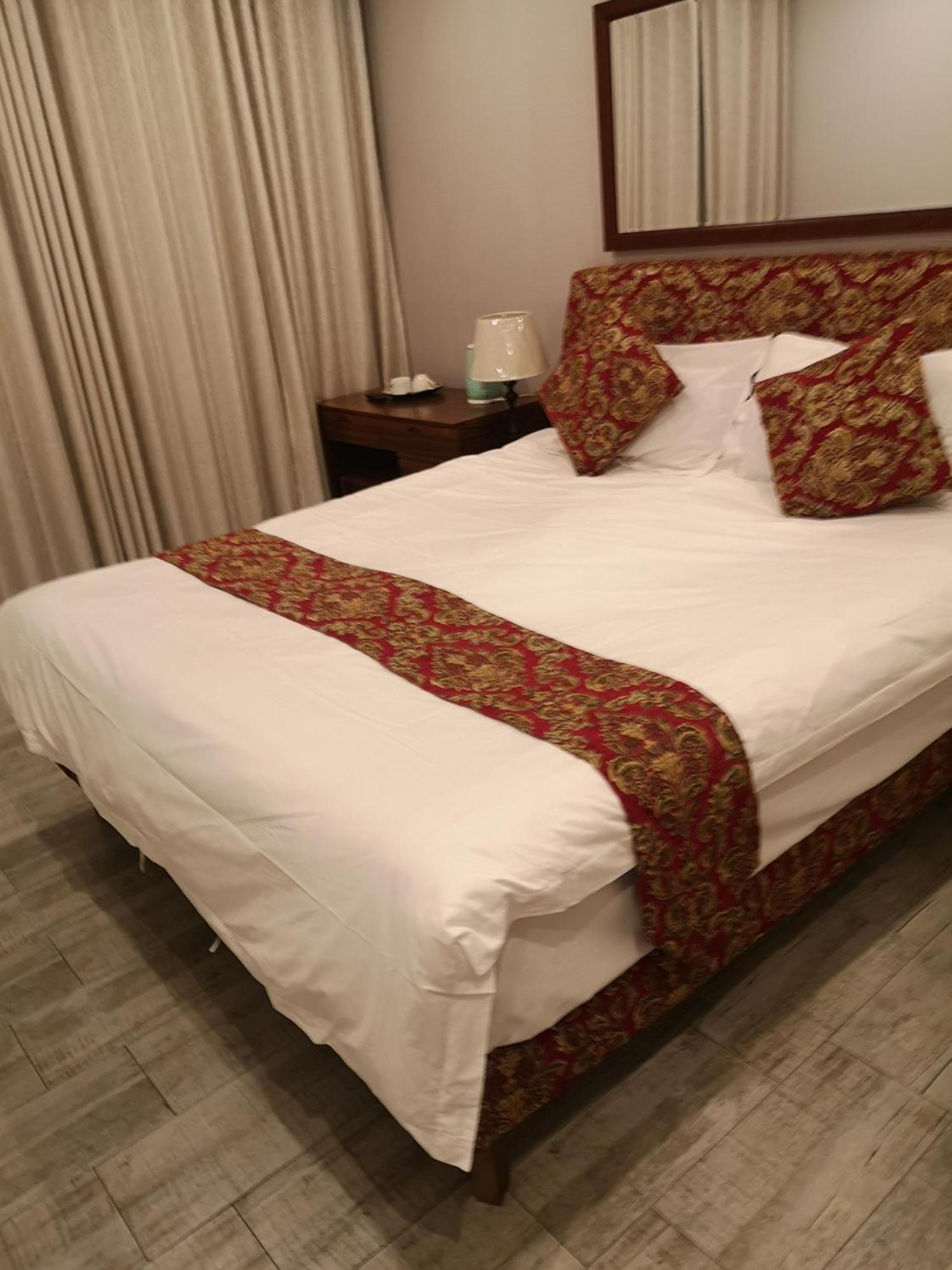 Lotus Guest House ヨハネスブルグ エクステリア 写真
