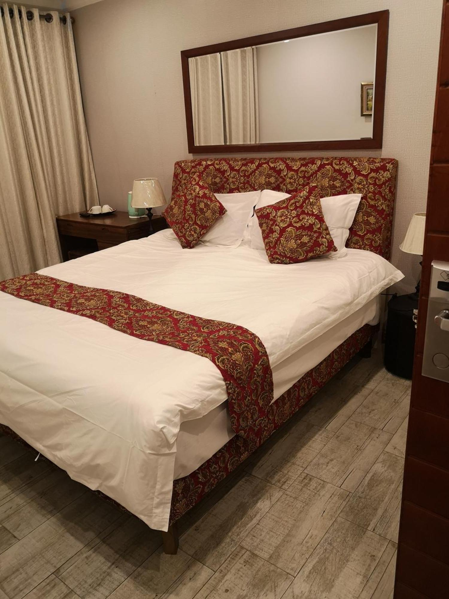 Lotus Guest House ヨハネスブルグ エクステリア 写真