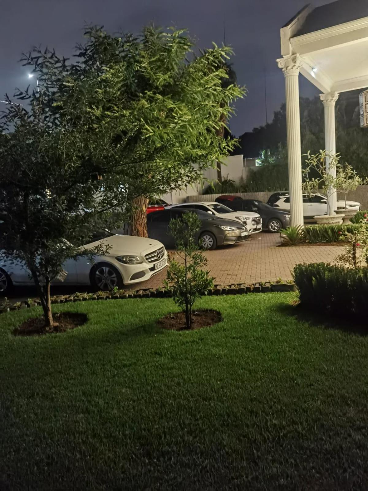 Lotus Guest House ヨハネスブルグ エクステリア 写真