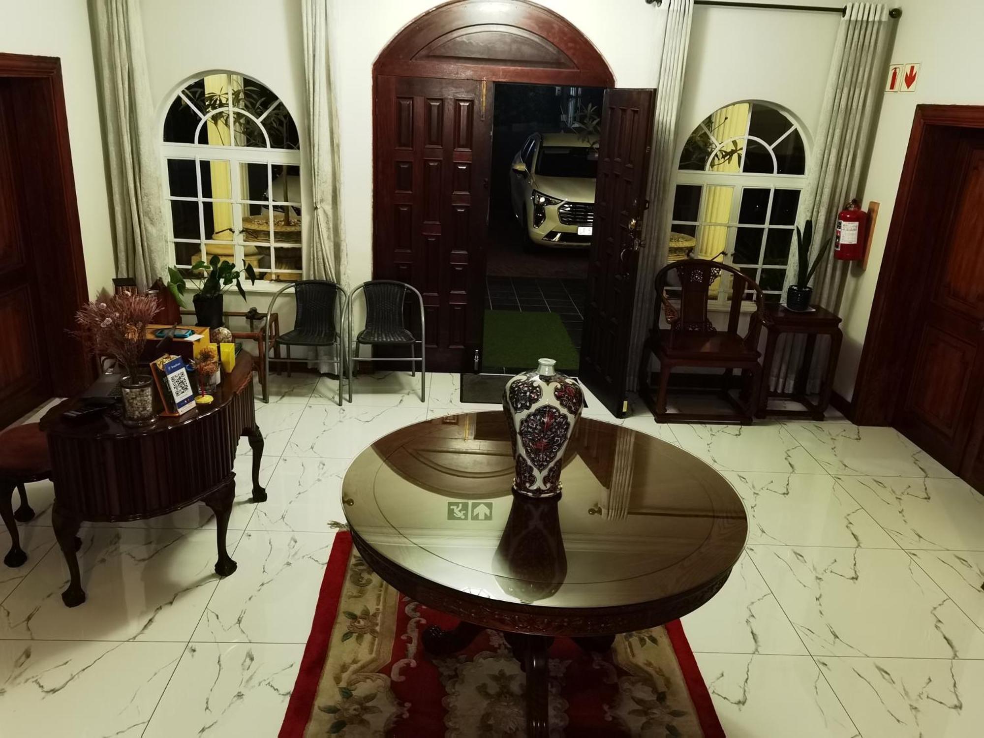 Lotus Guest House ヨハネスブルグ エクステリア 写真